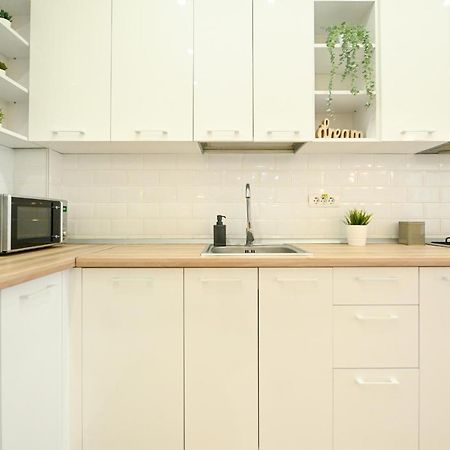 Splendid 2Br Apartment With Breathtaking Views Of Casa Poporului Bukarest Exteriör bild