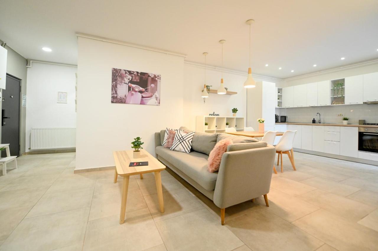 Splendid 2Br Apartment With Breathtaking Views Of Casa Poporului Bukarest Exteriör bild