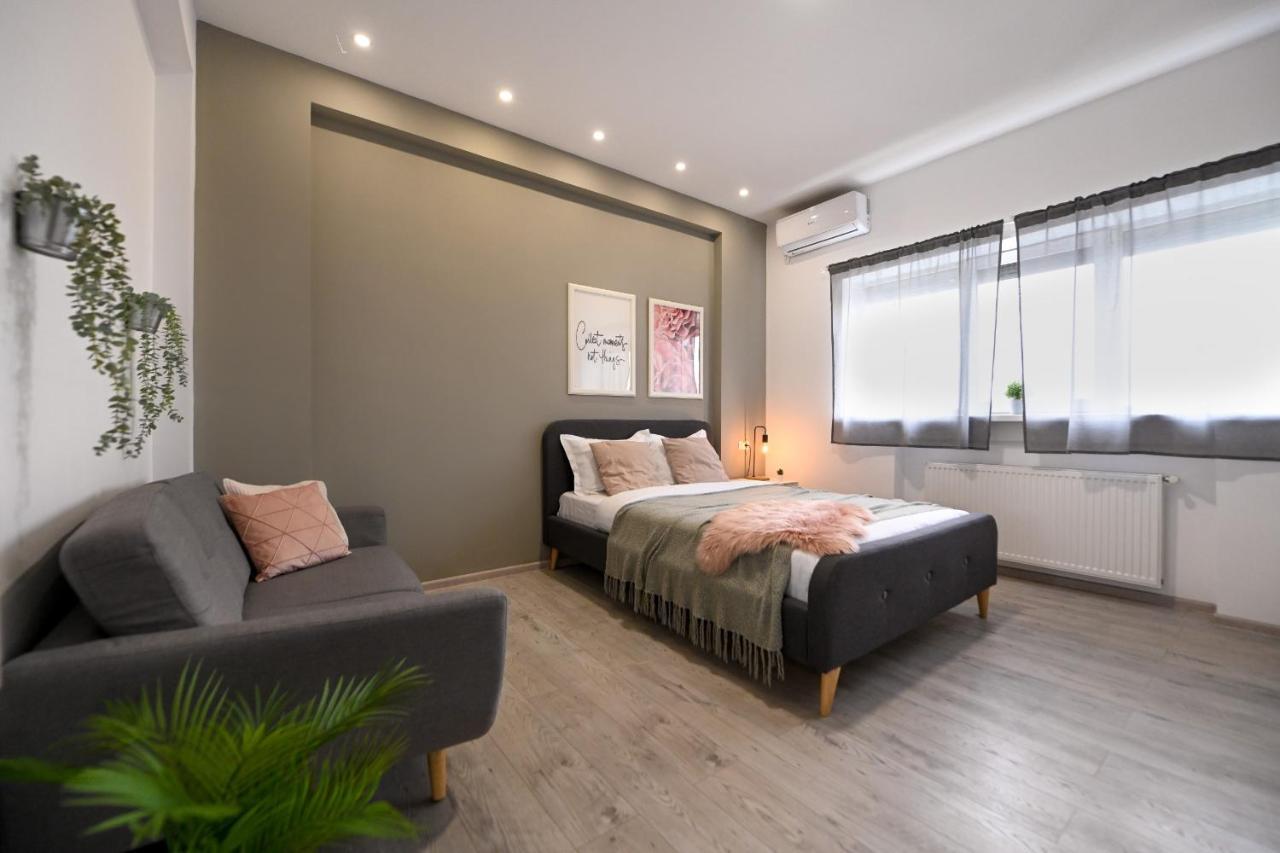 Splendid 2Br Apartment With Breathtaking Views Of Casa Poporului Bukarest Exteriör bild
