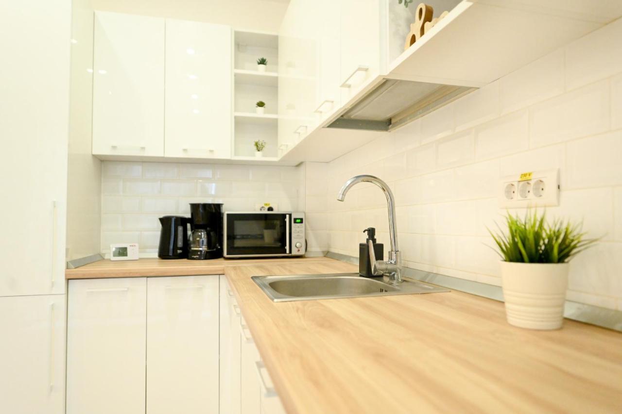 Splendid 2Br Apartment With Breathtaking Views Of Casa Poporului Bukarest Exteriör bild