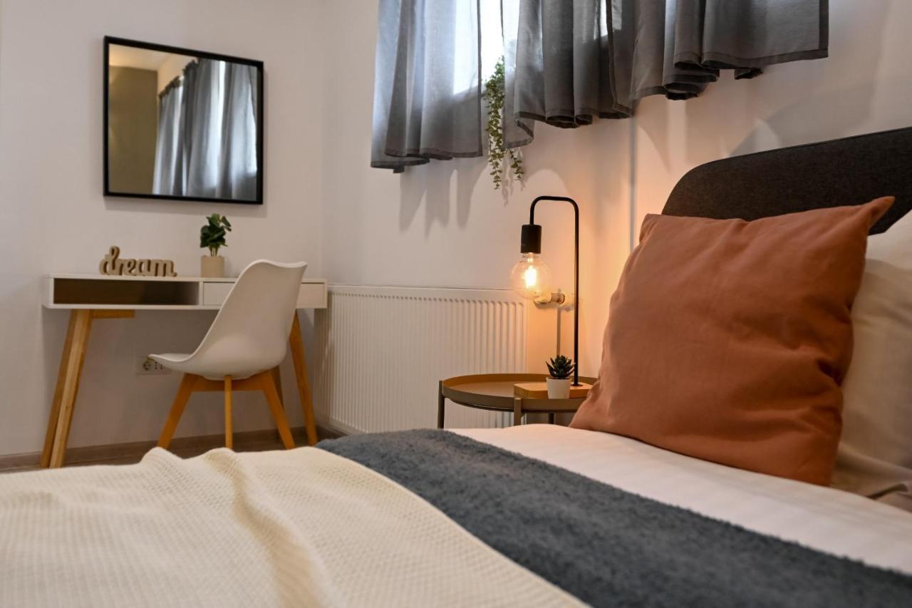 Splendid 2Br Apartment With Breathtaking Views Of Casa Poporului Bukarest Exteriör bild