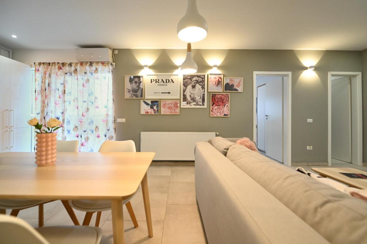 Splendid 2Br Apartment With Breathtaking Views Of Casa Poporului Bukarest Exteriör bild